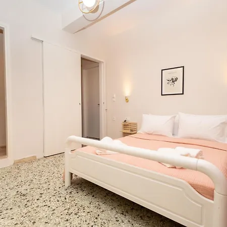 Saint Lazaros Apartment *